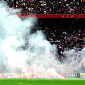 Scandale en vue : Les supporteurs du Feyenoord Rotterdam bannis de Lille pour un match explosif en Ligue des champions