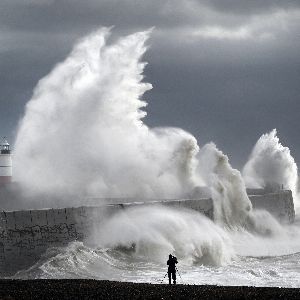 Tempête Éowyn : alerte rouge en France et au Royaume-Uni