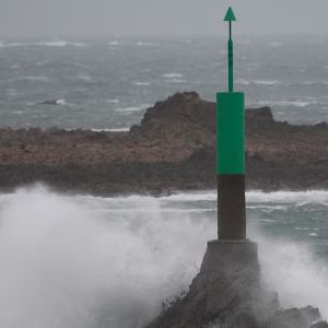 "Alerte tempête Éowyn : les secrets d'une bombe météorologique révélés !"