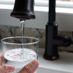 Découvrez les PFAS dans l'eau de Paris, Lyon et Bordeaux !