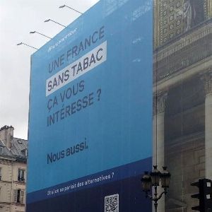 "Scandale à Paris : Le tabac se déguise en campagne anti-tabac et provoque la colère des associations"