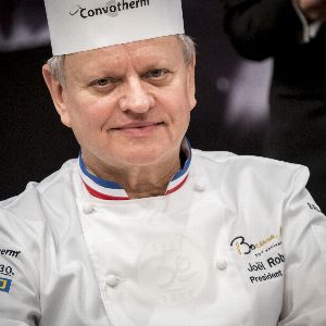 "Scandale dans la succession de Joël Robuchon : des soupçons de fausses factures éclatent en plein jour"