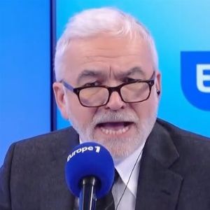 "Scandale sur Europe 1 : Pascal Praud s'emballe en direct avec un politique"