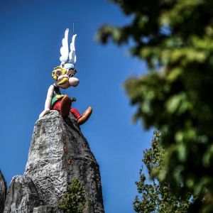 "Attention : Parc Astérix victime d'arnaques en ligne, voici comment éviter les pièges !"