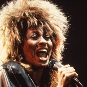 "Découvrez la chanson cachée de Tina Turner : Hot for you baby!"