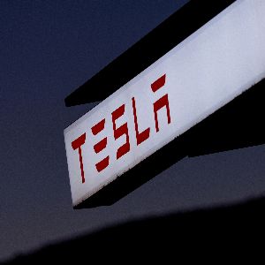 "Le coup de Trump à Tesla : vers la fin des avantages pour les voitures électriques de Musk ?"