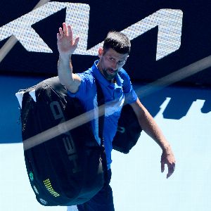 Novak Djokovic arrête la demi-finale de l'Open d’Australie et suscite des réactions, dont celle d'Alexander Zverev