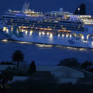 "Scandale à Nice : Estrosi interdit le débarquement des passagers des gros bateaux de croisière"