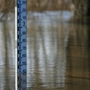 "Alerte météo : Tempête Herminia provoque des crues et vents violents dans 9 départements ce dimanche"