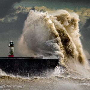 "Alerte météo : tempête Herminia, vigilance orange pour 4 départements ce dimanche 26 janvier !"