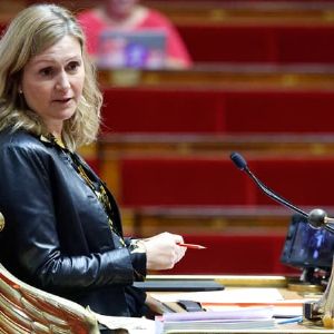 "Budget : Découvrez le plan de Yaël Braun-Pivet pour éviter la censure!"