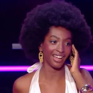 Découvrez le nom de famille secret d'Ebony de la Star Academy 2024 !