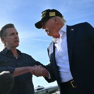 "Donald Trump joue l'apaisement avec Gavin Newsom lors de sa visite à Los Angeles pour les incendies"