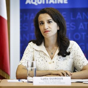 "Scandale à la préfecture de Gironde : Lydia Guirous accusée de management toxique par des agents"