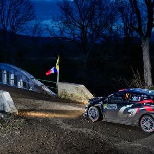 "Sébastien Ogier continue de dominer le Rallye Monte-Carlo avant la dernière journée"