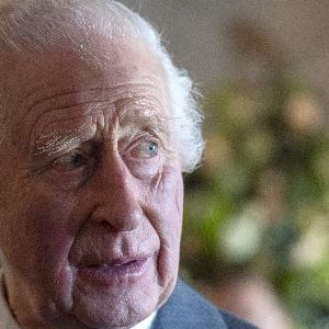 "Les menaces qui pèsent sur la famille royale : comment le roi Charles III compte les contrer"