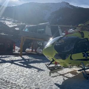 "Urgence à Valberg : Enfant de 10 ans hospitalisé suite à une chute en ski"