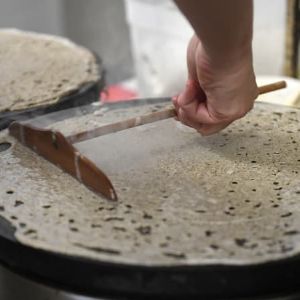 "Alerte Chandeleur: Ne jamais verser sa pâte à crêpes dans l'évier, voici pourquoi"