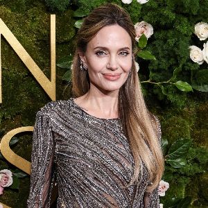 "Angelina Jolie révèle sa vie sentimentale à Léa Salamé : une confidence inédite !"