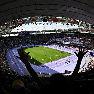 "Conflit autour de la concession du Stade de France : Vinci et Bouygues contestent GL Events"