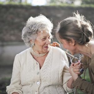 Découvrez combien de temps vivent les personnes atteintes d'un Alzheimer précoce !