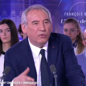 "François Bayrou torpille les projets de ses ministres sur le travail et les retraités"