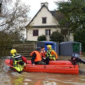 "ALERTE : Crues en France, 3 départements en rouge, 4 autres en orange!"