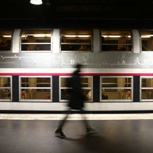 "Alerte ! Trafic interrompu sur le RER A entre Nanterre-Université et La Défense"