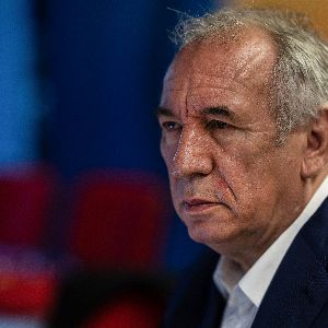 "François Bayrou choque en évoquant une "submersion migratoire" : polémique et division"