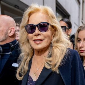 "Le coup de maître de Sylvie Vartan après sa tournée d'adieu : virée glamour avec Brigitte Macron"