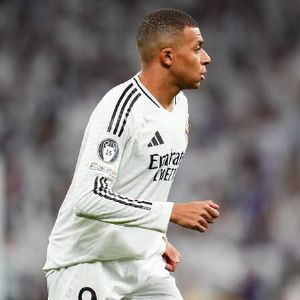 "Le retour explosif de Mbappé à Roudourou: les supporters de Brest prêts à rugir"