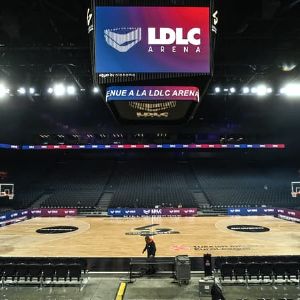 "Nouvelle salle de spectacle en construction près de la LDLC Arena à Décines-Charpieu"