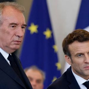 Quand Macron contredit Bayrou sur l'immigration : polémique en vue !