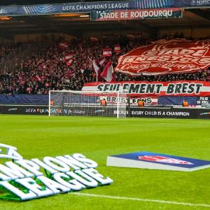 "Scénarios excitants pour les clubs français en Ligue des champions : who s’en sortira ?"