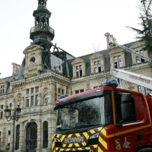 "Urgent : Les démarches administratives de la mairie du 12e arrondissement de Paris transférées après un incendie!"