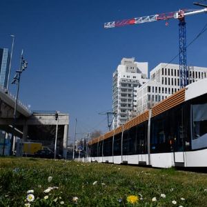 Urgent : Un homme grièvement blessé après une collision avec un tramway à Marseille !