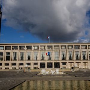 "Alerte à la bombe : évacuation de l'hôtel de ville et du lycée François-1er au Havre"