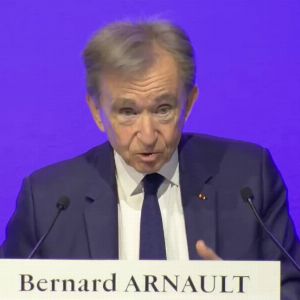 "Bernard Arnault scandalise politiques avec avis sur la fiscalité : les réactions fusent"