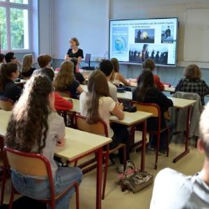 "Changements majeurs dans l'enseignement du Rhône pour la rentrée 2025"