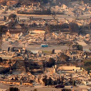 "Découvrez comment le changement climatique a exacerbé les incendies meurtriers à Los Angeles"