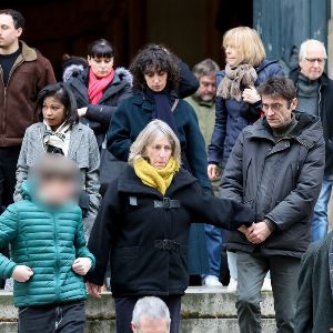 "Emotion aux obsèques de Bertrand Blier : sa veuve dévastée, ses filles épaulées lors de l'adieu au réalisateur"