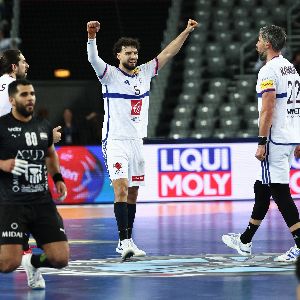 "Le but incroyable de Luka Karabatic envoie la France en demi-finale du Mondial de handball"