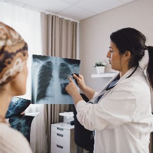 "Révolution pour les femmes atteintes de cancer du sein : découvrez le contenu de la loi adoptée à l'unanimité par l'Assemblée"