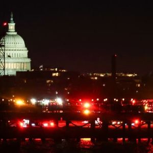 "Collision en vol à Washington : crash d'un vol de PSA Airlines après une tragique rencontre avec un hélicoptère militaire"