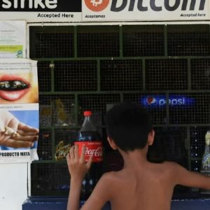 "Incroyable : Tout ce qui bouge au Salvador suite à l'abandon du bitcoin comme monnaie légale!"