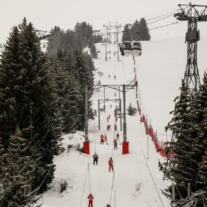 "Jeux olympiques Alpes 2030 : Courchevel dans l'attente, des questions et des préparatifs"