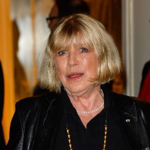 "Le destin tragique de Marianne Faithfull : overdose, relation tumultueuse avec Mick Jagger... Découvrez son histoire fascinante !"