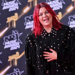 "Le directeur de casting de "The Voice" critique Louane : trop bébé ou effrontée?"