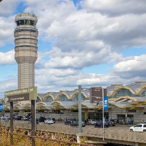 "Révélations choquantes sur le crash à Washington : les autorités aériennes américaines pointées du doigt"