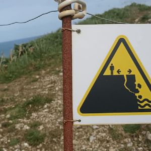 ⚠️ ROCHE IMPRESSIONNANTE TOMBÉE D'UNE FALAISE À TROUVILLE-SUR-MER !